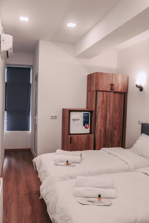 Apple Cozy Hotel Tbilisi Exterior photo